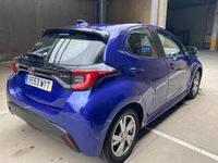 Usado Toyota Yaris Hybrid Active 116 CV (85 kW) 2025 Azul Utilitario