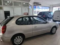 Usado Toyota Corolla Terra 70 CV (51 kW) 2002 Gris / plata Berlina