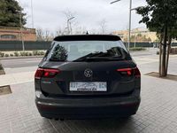 Usado VW Tiguan Edition 125 CV (91 kW) 2017 Gris / plata SUV