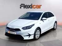 Usado Kia Ceed 136 CV (100 kW) 2023 Blanco Utilitario