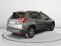 Usado Peugeot 2008 Style 100 CV (73 kW) 2017 Gris / plata SUV