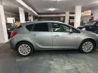 Usado Opel Astra Excellence 110 CV (80 kW) 2015 Gris Utilitario