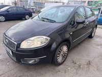 Usado Fiat Linea Dynamic 90 CV (66 kW) 2009 Negro Berlina