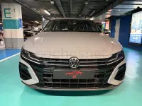 Usado VW Arteon R 320 CV (235 kW) 2024 Gris / plata Familiar