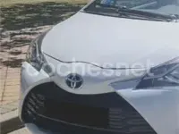 Usado Toyota Yaris Hybrid Active 100 CV (73 kW) 2018 Blanco Berlina