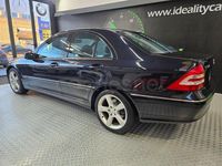 Käytetty Mercedes C320 Avantgarde 224 HP (164 kW) 2005 Sininen Sedan