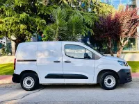Usado Citroën Berlingo Live 102 CV (75 kW) 2021 Blanco Monovolumen