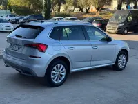 Usado Skoda Kamiq 95 CV (69 kW) 2022 Gris / plata SUV