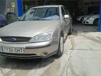 Usado Ford Mondeo Trend 115 CV (84 kW) 2003 Marrón Berlina