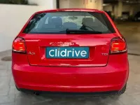 Usado Audi A3 Attraction 105 CV (77 kW) 2011 Rojo Utilitario
