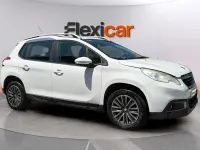 Usado Peugeot 2008 Allure 100 CV (73 kW) 2016 Blanco SUV