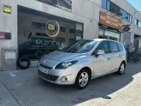 Usado Renault Grand Scénic Dynamique 130 CV (95 kW) 2010 Gris / plata Monovolumen