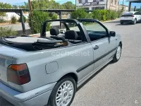 Usado VW Golf Cabriolet 90 CV (66 kW) 1995 Gris / plata Descapotable