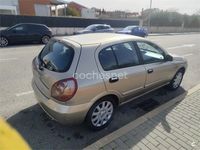 Usado Nissan Almera 98 CV (72 kW) 2004 Beige Berlina