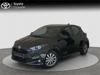 Usado Toyota Yaris Hybrid Active 116 CV (85 kW) 2022 Negro Monovolumen