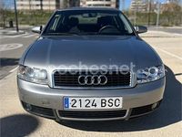 Usado Audi A4 130 CV (95 kW) 2002 Gris / plata Berlina