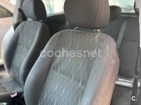 Usado Ford Focus Trend 100 CV (73 kW) 2004 Gris / plata Berlina