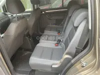 Usado VW Touran Advance 105 CV (77 kW) 2015 Beige Monovolumen