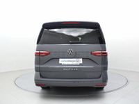 Usado VW Multivan Life 150 CV (110 kW) 2025 Gris / plateado Monovolumen