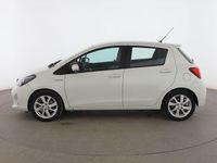 Käytetty Toyota Yaris Hybrid Active 102 HP (75 kW) 2015 Valkoinen Sedan