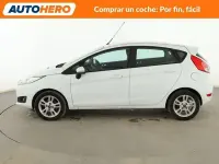 Usado Ford Fiesta Trend 100 CV (73 kW) 2017 Blanco Berlina