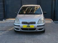 Usado Toyota Yaris Edition 68 CV (50 kW) 2003 Gris / plata Berlina