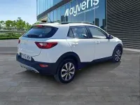 Usado Kia Stonic 101 CV (74 kW) 2023 Blanco SUV