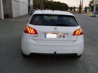 Usado Peugeot 308 Allure 115 CV (84 kW) 2015 Blanco Berlina