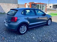 Usado VW Polo 75 CV (55 kW) 2015 Gris Utilitario