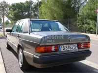 Usado Mercedes 190 109 CV (80 kW) 1993 Gris / plata Berlina
