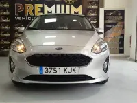 Usado Ford Fiesta Active 85 CV (62 kW) 2018 Gris / plata Utilitario