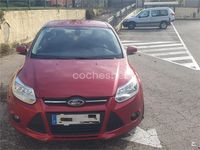 Usado Ford Focus Trend 115 CV (84 kW) 2011 Granate Berlina