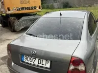 Usado VW Passat Edition 130 CV (95 kW) 2005 Gris / plata Berlina