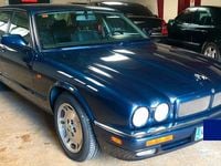 Usado Jaguar XJ 245 CV (180 kW) 1995 Azul Berlina