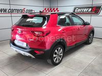 Käytetty Kia Stonic 100 HP (73 kW) 2021 Punainen Katumaasturi