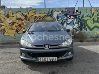 Usado Peugeot 206 CC 110 CV (80 kW) 2007 Gris / plata Descapotable