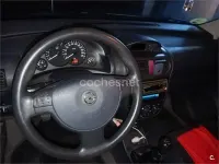 Usado Opel Corsa Comfort 75 CV (55 kW) 2002 Gris / plata Utilitario