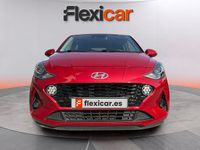 Usado Hyundai i10 67 CV (49 kW) 2022 Rojo Utilitario