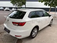 Usado Seat Leon Style 115 CV (84 kW) 2019 Blanco Familiar