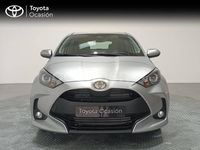 Usado Toyota Yaris Hybrid Active 116 CV (85 kW) 2024 Gris / plata Berlina