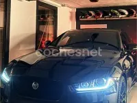 Usado Jaguar XE R-Sport 180 CV (132 kW) 2016 Negro Berlina