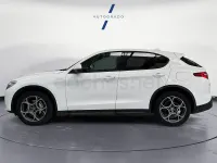 Usado Alfa Romeo Stelvio Sprint 190 CV (139 kW) 2022 Blanco SUV