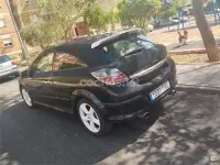 Usado Opel Astra GTC Sport 100 CV (73 kW) 2007 Negro Berlina