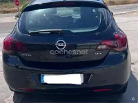 Usado Opel Astra Excellence 110 CV (80 kW) 2012 Negro Berlina