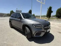 Usado Mercedes GLB200 150 CV (110 kW) 2025 Gris / plata SUV