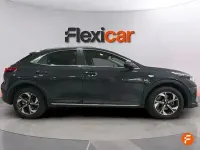 Usado Kia XCeed 100 CV (73 kW) 2024 Gris SUV