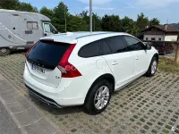 Usado Volvo V60 CC 150 CV (110 kW) 2018 Blanco Familiar