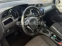 Usado VW Touran Sportline 150 CV (110 kW) 2015 Marrón Monovolumen