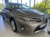 Usado Toyota Auris Business Edition 132 CV (97 kW) 2014 Beige Utilitario