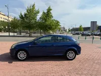 Usado Opel Astra Edition 100 CV (73 kW) 2005 Azul Berlina